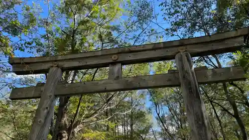 穂高神社奥宮の鳥居