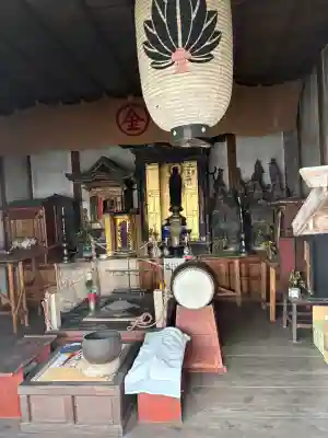 遍照寺の{uncategorized: "未分類", other: "その他", undefined: "問題あり", building: "その他建物", grave: "お墓", sacred_gate: "鳥居", guardian: "狛犬", statue: "像", buddha: "仏像", history: "歴史", nature: "自然", garden: "庭園", animal: "動物", pagoda: "塔", temizu: "手水舎", mountain_gate: "山門・神門", sanctuary: "本殿・本堂", subordinate: "末社・摂社", art: "芸術", scenery: "景色", jizo: "地蔵", ema: "絵馬", goshuin: "御朱印", omikuji: "おみくじ", items: "授与品その他", amulet: "お守り", goshuincho: "御朱印帳", eats: "食事", festival: "お祭り", votive_dance: "神楽", shichigosan: "七五三参", wedding: "結婚式", experience: "体験その他", initially: "初詣", around: "周辺", anti_infection: "感染症対策"}