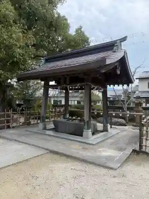 諏訪神社の{uncategorized: "未分類", other: "その他", undefined: "問題あり", building: "その他建物", grave: "お墓", sacred_gate: "鳥居", guardian: "狛犬", statue: "像", buddha: "仏像", history: "歴史", nature: "自然", garden: "庭園", animal: "動物", pagoda: "塔", temizu: "手水舎", mountain_gate: "山門・神門", sanctuary: "本殿・本堂", subordinate: "末社・摂社", art: "芸術", scenery: "景色", jizo: "地蔵", ema: "絵馬", goshuin: "御朱印", omikuji: "おみくじ", items: "授与品その他", amulet: "お守り", goshuincho: "御朱印帳", eats: "食事", festival: "お祭り", votive_dance: "神楽", shichigosan: "七五三参", wedding: "結婚式", experience: "体験その他", initially: "初詣", around: "周辺", anti_infection: "感染症対策"}