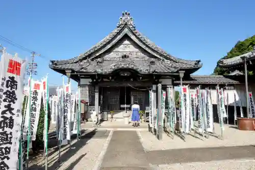 弥勒寺の本殿・本堂