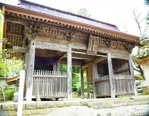 鳥海山大物忌神社蕨岡口ノ宮の山門・神門