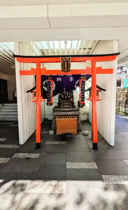 歌舞伎稲荷神社の鳥居