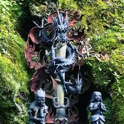 大本山七宝瀧寺の像