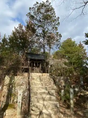 石上布都魂神社の{uncategorized: "未分類", other: "その他", undefined: "問題あり", building: "その他建物", grave: "お墓", sacred_gate: "鳥居", guardian: "狛犬", statue: "像", buddha: "仏像", history: "歴史", nature: "自然", garden: "庭園", animal: "動物", pagoda: "塔", temizu: "手水舎", mountain_gate: "山門・神門", sanctuary: "本殿・本堂", subordinate: "末社・摂社", art: "芸術", scenery: "景色", jizo: "地蔵", ema: "絵馬", goshuin: "御朱印", omikuji: "おみくじ", items: "授与品その他", amulet: "お守り", goshuincho: "御朱印帳", eats: "食事", festival: "お祭り", votive_dance: "神楽", shichigosan: "七五三参", wedding: "結婚式", experience: "体験その他", initially: "初詣", around: "周辺", anti_infection: "感染症対策"}