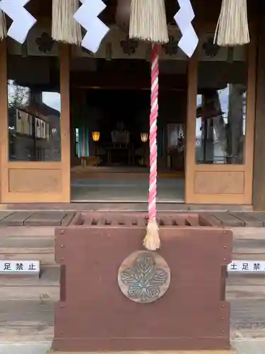 上中居諏訪神社の本殿