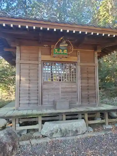 鶏足寺のその他建物