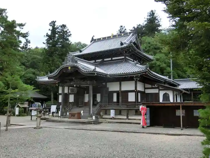 誕生寺の本殿・本堂