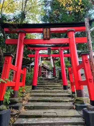 栗川稲荷神社の鳥居