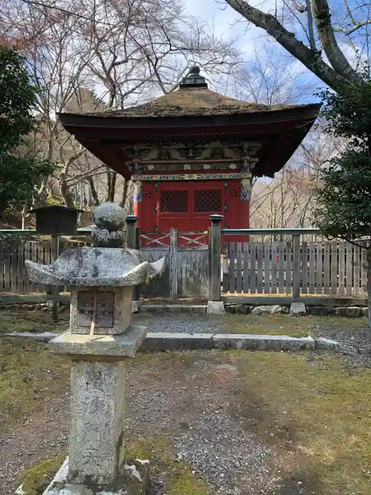 園城寺(三井寺)の{uncategorized: "未分類", other: "その他", undefined: "問題あり", building: "その他建物", grave: "お墓", sacred_gate: "鳥居", guardian: "狛犬", statue: "像", buddha: "仏像", history: "歴史", nature: "自然", garden: "庭園", animal: "動物", pagoda: "塔", temizu: "手水舎", mountain_gate: "山門・神門", sanctuary: "本殿・本堂", subordinate: "末社・摂社", art: "芸術", scenery: "景色", jizo: "地蔵", ema: "絵馬", goshuin: "御朱印", omikuji: "おみくじ", items: "授与品その他", amulet: "お守り", goshuincho: "御朱印帳", eats: "食事", festival: "お祭り", votive_dance: "神楽", shichigosan: "七五三参", wedding: "結婚式", experience: "体験その他", initially: "初詣", around: "周辺", anti_infection: "感染症対策"}