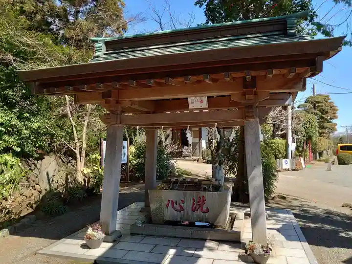 比々多神社の手水舎