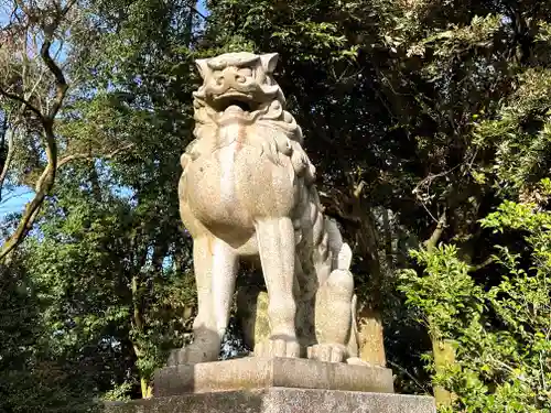 福井県護国神社の狛犬