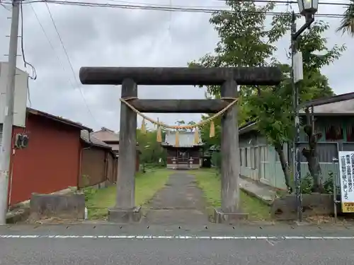 神明社の鳥居