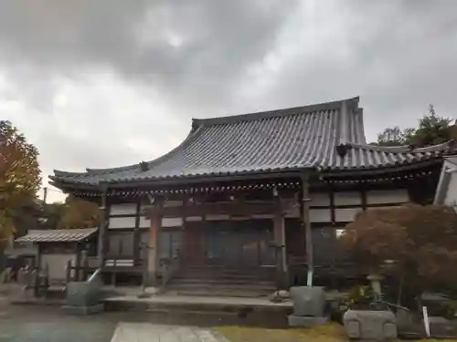 西来寺の本殿・本堂