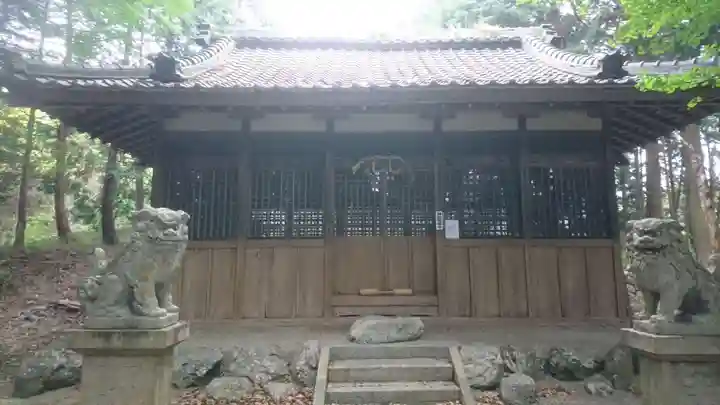 小山神社の本殿・本堂