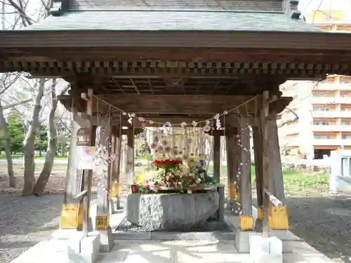 彌彦神社　(伊夜日子神社)の手水舎