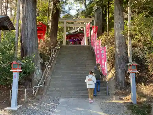 高瀧神社の{uncategorized: "未分類", other: "その他", undefined: "問題あり", building: "その他建物", grave: "お墓", sacred_gate: "鳥居", guardian: "狛犬", statue: "像", buddha: "仏像", history: "歴史", nature: "自然", garden: "庭園", animal: "動物", pagoda: "塔", temizu: "手水舎", mountain_gate: "山門・神門", sanctuary: "本殿・本堂", subordinate: "末社・摂社", art: "芸術", scenery: "景色", jizo: "地蔵", ema: "絵馬", goshuin: "御朱印", omikuji: "おみくじ", items: "授与品その他", amulet: "お守り", goshuincho: "御朱印帳", eats: "食事", festival: "お祭り", votive_dance: "神楽", shichigosan: "七五三参", wedding: "結婚式", experience: "体験その他", initially: "初詣", around: "周辺", anti_infection: "感染症対策"}
