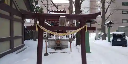 三吉神社の末社