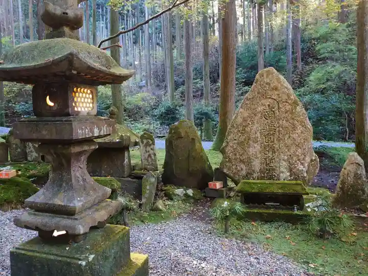 御岩神社のその他建物
