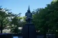 加藤神社の像
