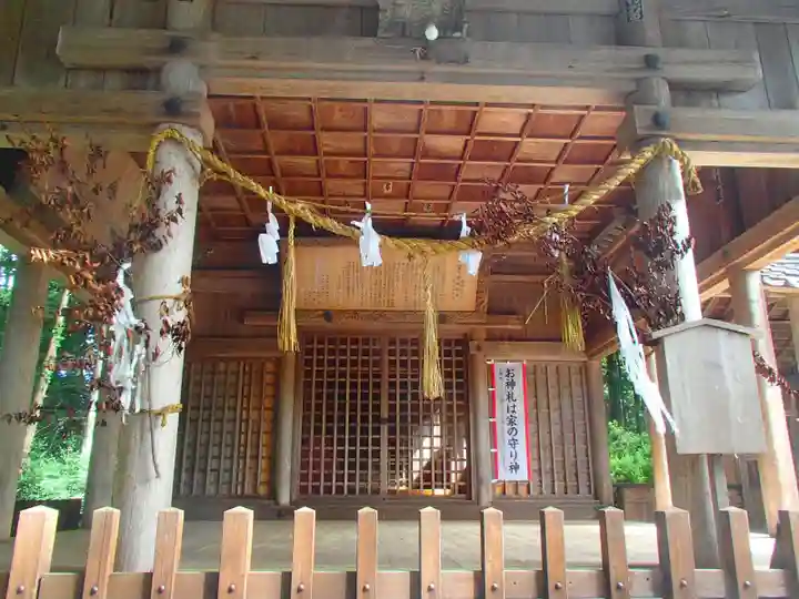 竹佐伊奈神社の本殿・本堂