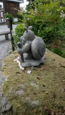 鷲宮神社の{uncategorized: "未分類", other: "その他", undefined: "問題あり", building: "その他建物", grave: "お墓", sacred_gate: "鳥居", guardian: "狛犬", statue: "像", buddha: "仏像", history: "歴史", nature: "自然", garden: "庭園", animal: "動物", pagoda: "塔", temizu: "手水舎", mountain_gate: "山門・神門", sanctuary: "本殿・本堂", subordinate: "末社・摂社", art: "芸術", scenery: "景色", jizo: "地蔵", ema: "絵馬", goshuin: "御朱印", omikuji: "おみくじ", items: "授与品その他", amulet: "お守り", goshuincho: "御朱印帳", eats: "食事", festival: "お祭り", votive_dance: "神楽", shichigosan: "七五三参", wedding: "結婚式", experience: "体験その他", initially: "初詣", around: "周辺", anti_infection: "感染症対策"}