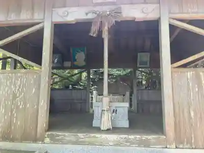 自凝神社の{uncategorized: "未分類", other: "その他", undefined: "問題あり", building: "その他建物", grave: "お墓", sacred_gate: "鳥居", guardian: "狛犬", statue: "像", buddha: "仏像", history: "歴史", nature: "自然", garden: "庭園", animal: "動物", pagoda: "塔", temizu: "手水舎", mountain_gate: "山門・神門", sanctuary: "本殿・本堂", subordinate: "末社・摂社", art: "芸術", scenery: "景色", jizo: "地蔵", ema: "絵馬", goshuin: "御朱印", omikuji: "おみくじ", items: "授与品その他", amulet: "お守り", goshuincho: "御朱印帳", eats: "食事", festival: "お祭り", votive_dance: "神楽", shichigosan: "七五三参", wedding: "結婚式", experience: "体験その他", initially: "初詣", around: "周辺", anti_infection: "感染症対策"}