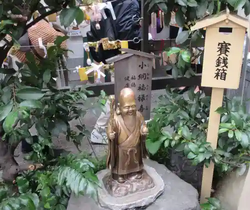 小網神社の像