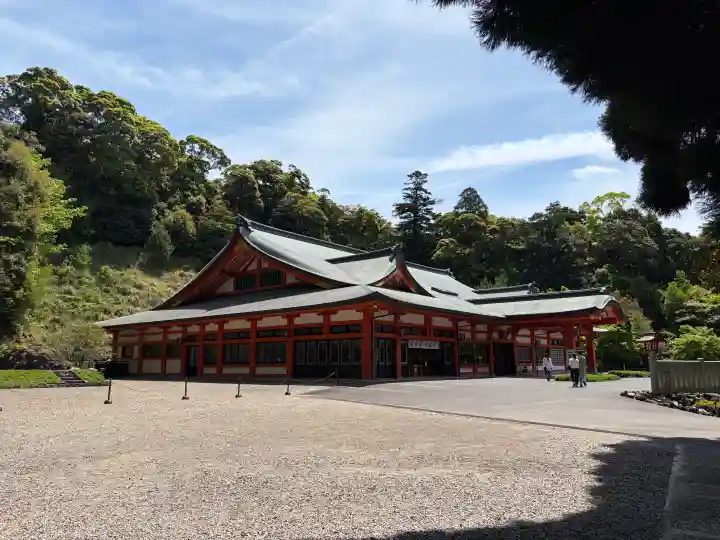 霧島神宮の{uncategorized: "未分類", other: "その他", undefined: "問題あり", building: "その他建物", grave: "お墓", sacred_gate: "鳥居", guardian: "狛犬", statue: "像", buddha: "仏像", history: "歴史", nature: "自然", garden: "庭園", animal: "動物", pagoda: "塔", temizu: "手水舎", mountain_gate: "山門・神門", sanctuary: "本殿・本堂", subordinate: "末社・摂社", art: "芸術", scenery: "景色", jizo: "地蔵", ema: "絵馬", goshuin: "御朱印", omikuji: "おみくじ", items: "授与品その他", amulet: "お守り", goshuincho: "御朱印帳", eats: "食事", festival: "お祭り", votive_dance: "神楽", shichigosan: "七五三参", wedding: "結婚式", experience: "体験その他", initially: "初詣", around: "周辺", anti_infection: "感染症対策"}