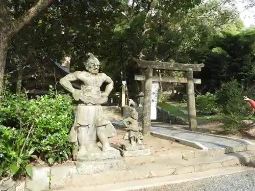 稲荷神社の像