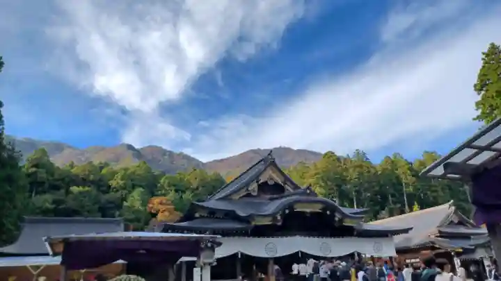 彌彦神社の{uncategorized: "未分類", other: "その他", undefined: "問題あり", building: "その他建物", grave: "お墓", sacred_gate: "鳥居", guardian: "狛犬", statue: "像", buddha: "仏像", history: "歴史", nature: "自然", garden: "庭園", animal: "動物", pagoda: "塔", temizu: "手水舎", mountain_gate: "山門・神門", sanctuary: "本殿・本堂", subordinate: "末社・摂社", art: "芸術", scenery: "景色", jizo: "地蔵", ema: "絵馬", goshuin: "御朱印", omikuji: "おみくじ", items: "授与品その他", amulet: "お守り", goshuincho: "御朱印帳", eats: "食事", festival: "お祭り", votive_dance: "神楽", shichigosan: "七五三参", wedding: "結婚式", experience: "体験その他", initially: "初詣", around: "周辺", anti_infection: "感染症対策"}