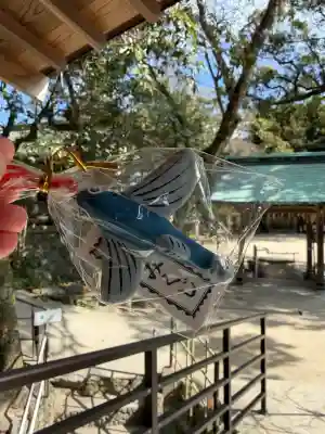 志賀海神社の{uncategorized: "未分類", other: "その他", undefined: "問題あり", building: "その他建物", grave: "お墓", sacred_gate: "鳥居", guardian: "狛犬", statue: "像", buddha: "仏像", history: "歴史", nature: "自然", garden: "庭園", animal: "動物", pagoda: "塔", temizu: "手水舎", mountain_gate: "山門・神門", sanctuary: "本殿・本堂", subordinate: "末社・摂社", art: "芸術", scenery: "景色", jizo: "地蔵", ema: "絵馬", goshuin: "御朱印", omikuji: "おみくじ", items: "授与品その他", amulet: "お守り", goshuincho: "御朱印帳", eats: "食事", festival: "お祭り", votive_dance: "神楽", shichigosan: "七五三参", wedding: "結婚式", experience: "体験その他", initially: "初詣", around: "周辺", anti_infection: "感染症対策"}