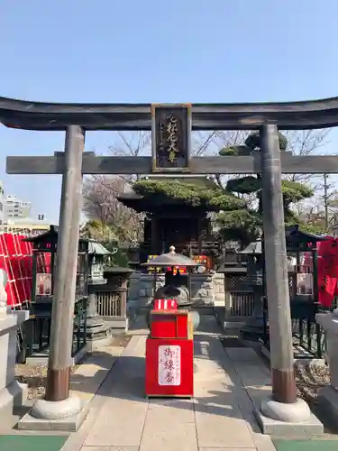 成田山深川不動堂（新勝寺東京別院）の鳥居