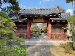 国土安穏寺の山門