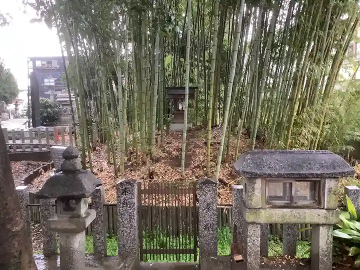 七所社の末社・摂社