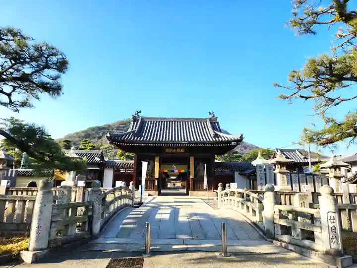 善通寺の山門・神門