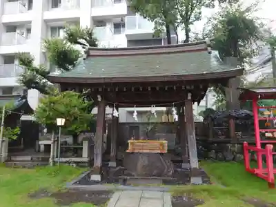 東神奈川熊野神社の手水舎