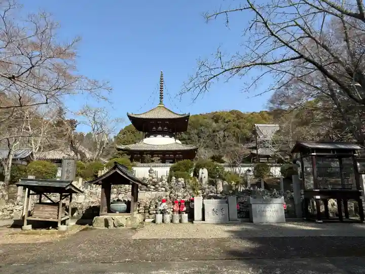 根来寺の{uncategorized: "未分類", other: "その他", undefined: "問題あり", building: "その他建物", grave: "お墓", sacred_gate: "鳥居", guardian: "狛犬", statue: "像", buddha: "仏像", history: "歴史", nature: "自然", garden: "庭園", animal: "動物", pagoda: "塔", temizu: "手水舎", mountain_gate: "山門・神門", sanctuary: "本殿・本堂", subordinate: "末社・摂社", art: "芸術", scenery: "景色", jizo: "地蔵", ema: "絵馬", goshuin: "御朱印", omikuji: "おみくじ", items: "授与品その他", amulet: "お守り", goshuincho: "御朱印帳", eats: "食事", festival: "お祭り", votive_dance: "神楽", shichigosan: "七五三参", wedding: "結婚式", experience: "体験その他", initially: "初詣", around: "周辺", anti_infection: "感染症対策"}