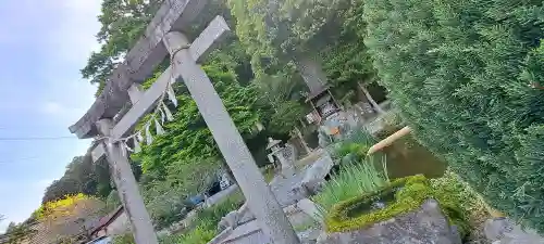 天照御祖神社の{uncategorized: "未分類", other: "その他", undefined: "問題あり", building: "その他建物", grave: "お墓", sacred_gate: "鳥居", guardian: "狛犬", statue: "像", buddha: "仏像", history: "歴史", nature: "自然", garden: "庭園", animal: "動物", pagoda: "塔", temizu: "手水舎", mountain_gate: "山門・神門", sanctuary: "本殿・本堂", subordinate: "末社・摂社", art: "芸術", scenery: "景色", jizo: "地蔵", ema: "絵馬", goshuin: "御朱印", omikuji: "おみくじ", items: "授与品その他", amulet: "お守り", goshuincho: "御朱印帳", eats: "食事", festival: "お祭り", votive_dance: "神楽", shichigosan: "七五三参", wedding: "結婚式", experience: "体験その他", initially: "初詣", around: "周辺", anti_infection: "感染症対策"}
