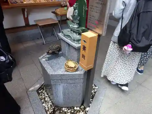 小網神社の像