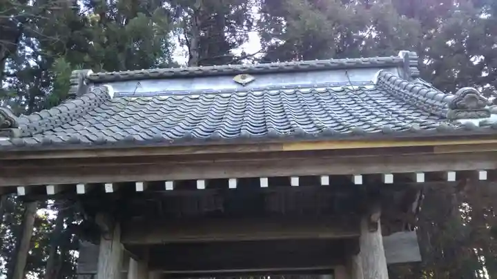 鱗勝院の山門・神門