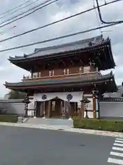 伝通院の山門