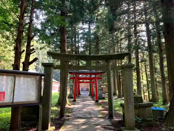 岡谷稲荷神社(岩手県)