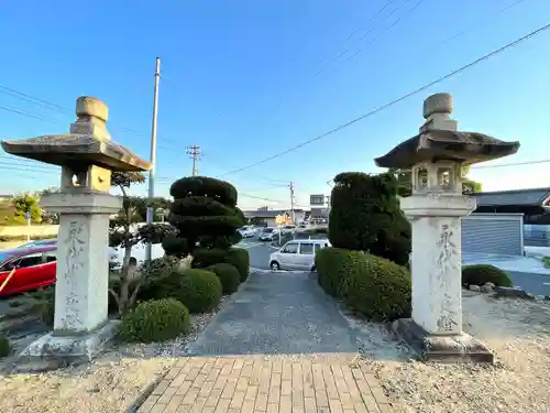 日永の追分（伊勢神宮遥拝所）の建物その他