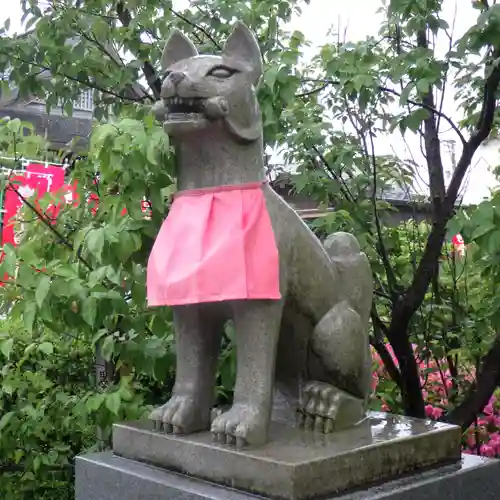 越中稲荷神社の狛犬