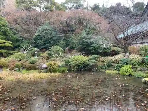 光明寺の庭園