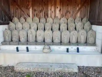 お堂、庚申様、地域の地蔵の仏像