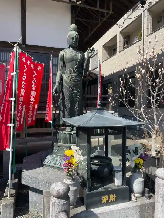 光榮寺の{uncategorized: "未分類", other: "その他", undefined: "問題あり", building: "その他建物", grave: "お墓", sacred_gate: "鳥居", guardian: "狛犬", statue: "像", buddha: "仏像", history: "歴史", nature: "自然", garden: "庭園", animal: "動物", pagoda: "塔", temizu: "手水舎", mountain_gate: "山門・神門", sanctuary: "本殿・本堂", subordinate: "末社・摂社", art: "芸術", scenery: "景色", jizo: "地蔵", ema: "絵馬", goshuin: "御朱印", omikuji: "おみくじ", items: "授与品その他", amulet: "お守り", goshuincho: "御朱印帳", eats: "食事", festival: "お祭り", votive_dance: "神楽", shichigosan: "七五三参", wedding: "結婚式", experience: "体験その他", initially: "初詣", around: "周辺", anti_infection: "感染症対策"}