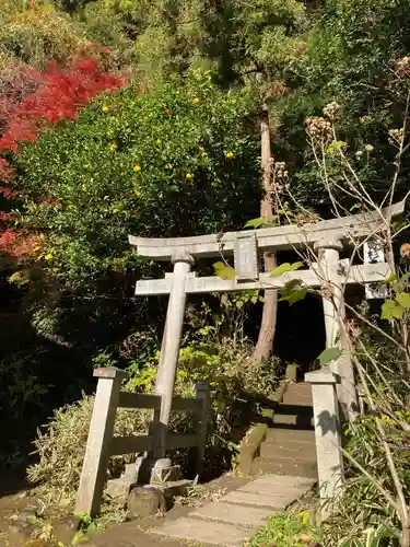 杉本寺の末社