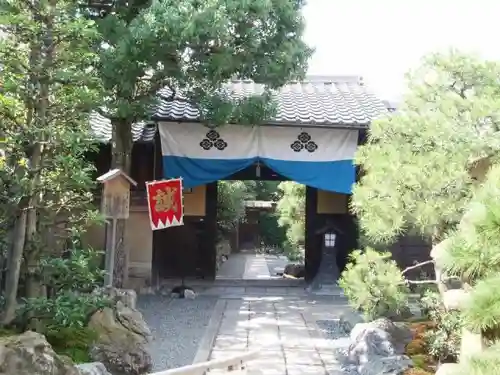 壬生寺の山門・神門