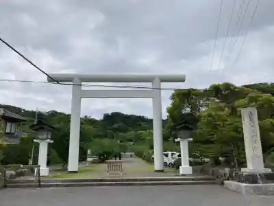 安房神社の{uncategorized: "未分類", other: "その他", undefined: "問題あり", building: "その他建物", grave: "お墓", sacred_gate: "鳥居", guardian: "狛犬", statue: "像", buddha: "仏像", history: "歴史", nature: "自然", garden: "庭園", animal: "動物", pagoda: "塔", temizu: "手水舎", mountain_gate: "山門・神門", sanctuary: "本殿・本堂", subordinate: "末社・摂社", art: "芸術", scenery: "景色", jizo: "地蔵", ema: "絵馬", goshuin: "御朱印", omikuji: "おみくじ", items: "授与品その他", amulet: "お守り", goshuincho: "御朱印帳", eats: "食事", festival: "お祭り", votive_dance: "神楽", shichigosan: "七五三参", wedding: "結婚式", experience: "体験その他", initially: "初詣", around: "周辺", anti_infection: "感染症対策"}